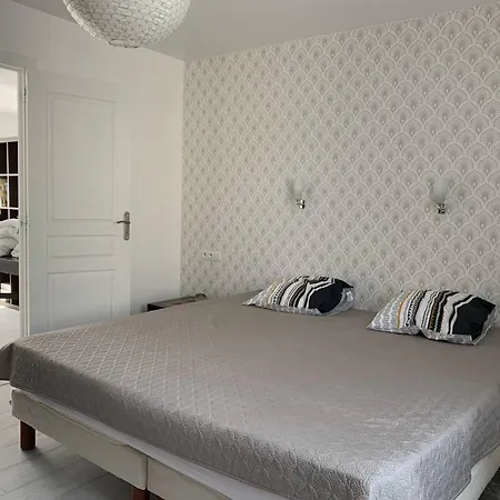 Апартаменты Duplex Lumineux A - 2 Chambres, Moderne Et Confortable - Fr-1-870-12