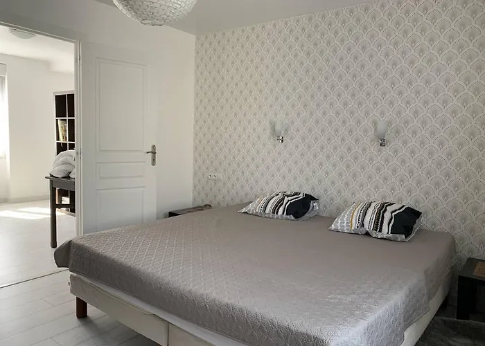 Апартаменты Duplex Lumineux A - 2 Chambres, Moderne Et Confortable - Fr-1-870-12